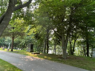 Riverside Cemetery